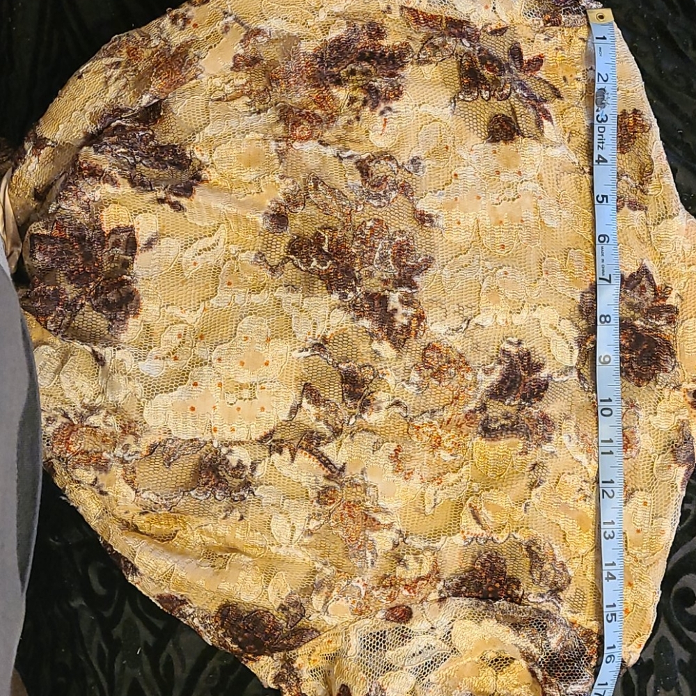 Floral blouse - Picture 4 of 8